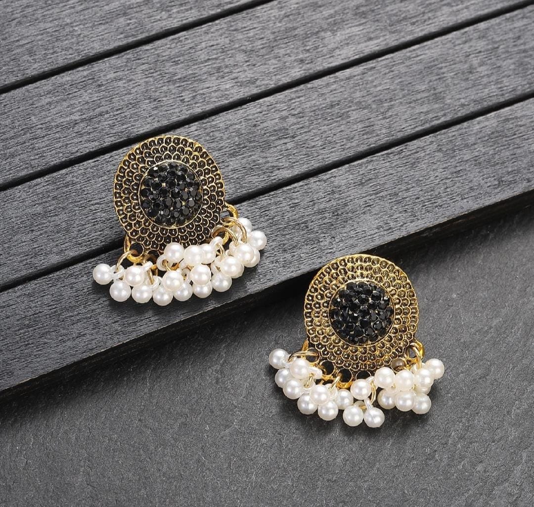 IKEAPK Elegant Black Stone & Pearl Stud Earrings for Women