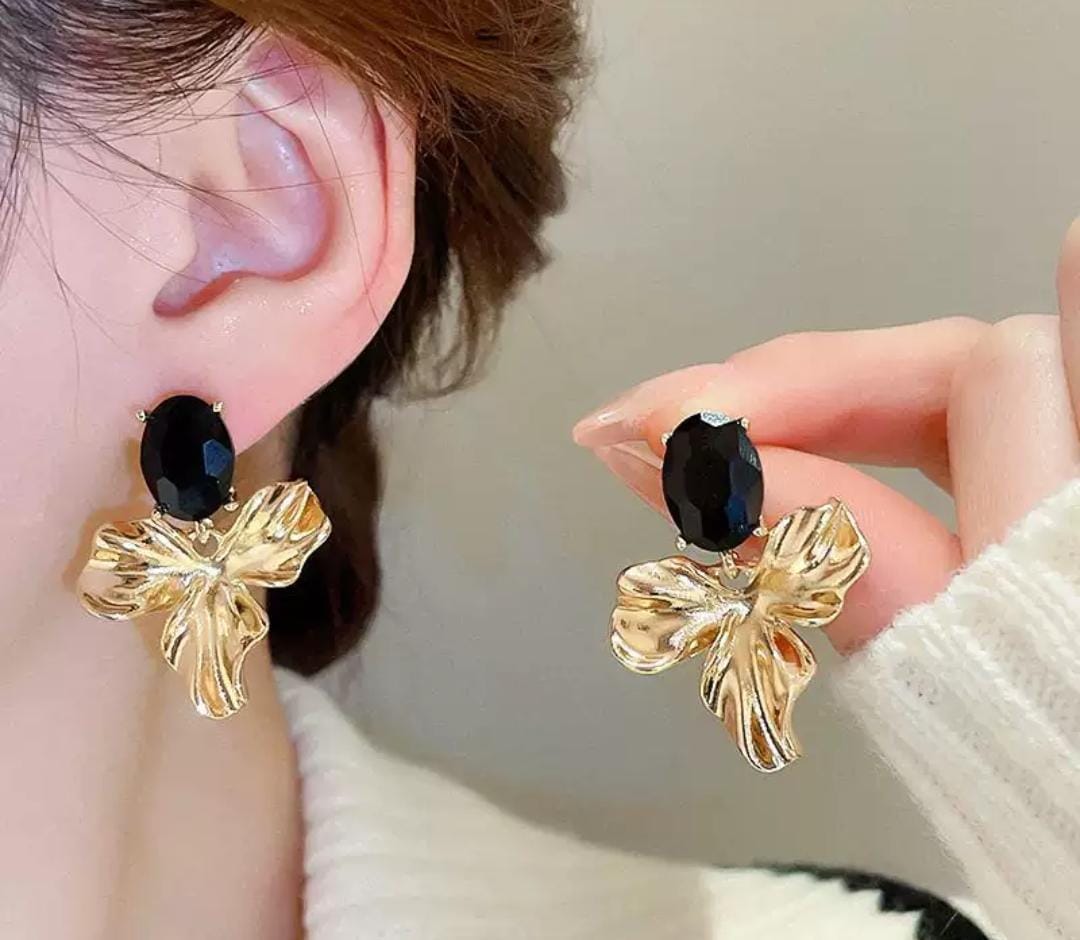 IKEAPK Black Stone & Gold Floral Earrings