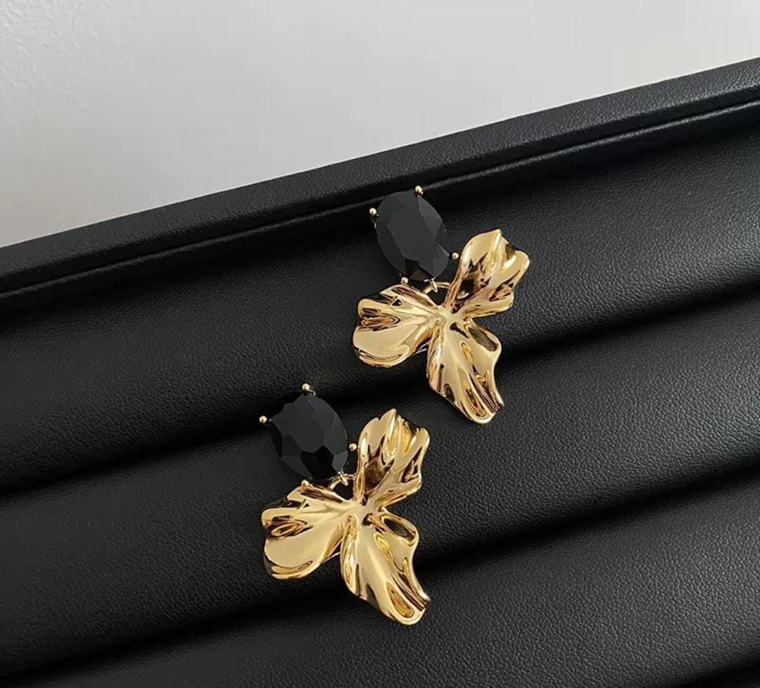 IKEAPK Black Stone & Gold Floral Earrings