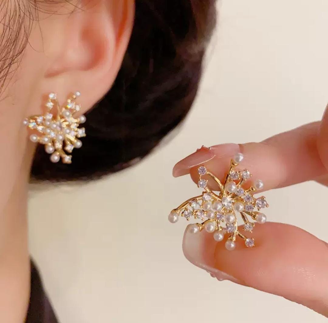 IKEAPK Luxury Pearl & Crystal Flower Earrings