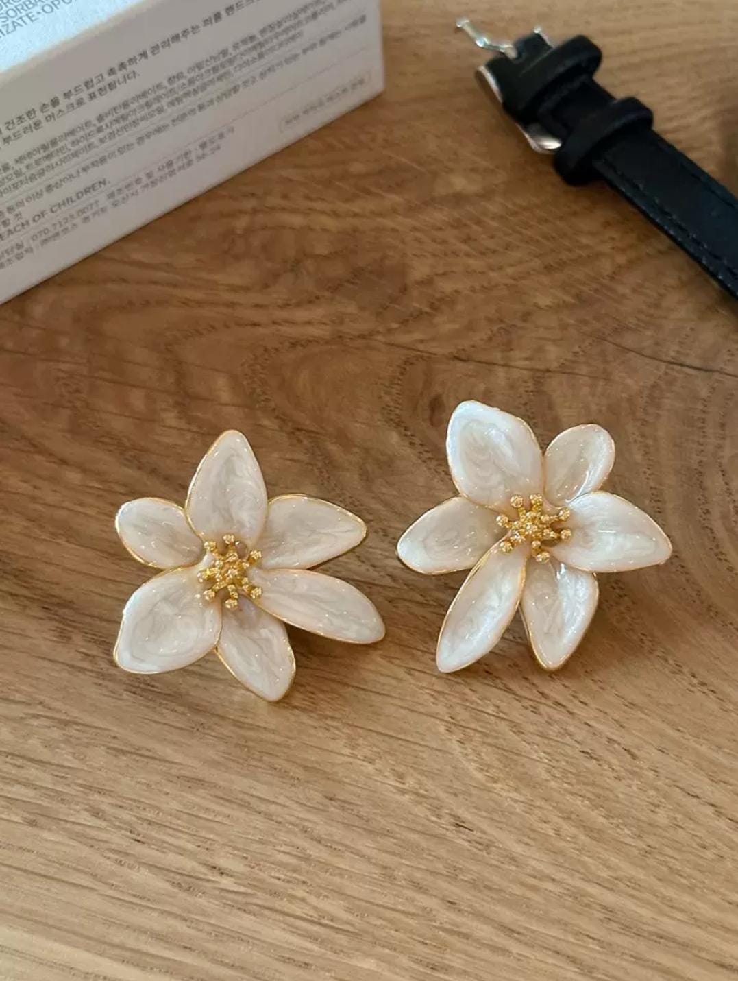 IKEAPK Elegant Pearl Flower Earrings