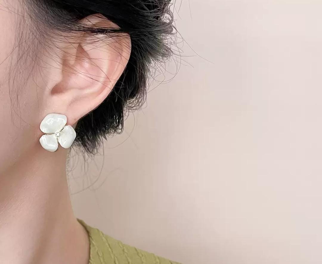 IKEAPK White Flower Stud Earrings – Gold-Plated Petal Design with Crystal Center