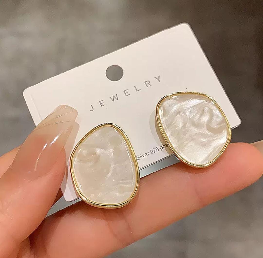 IKEAPK White Pearl Textured Stud Earrings