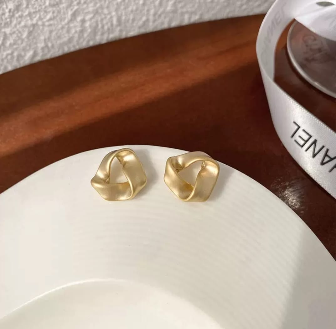IKEAPK Matte Gold Knot Stud Earrings