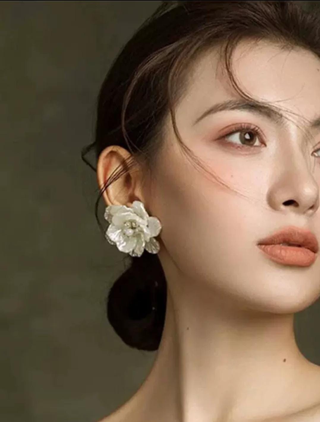 IKEAPK White Pearl Flower Earrings